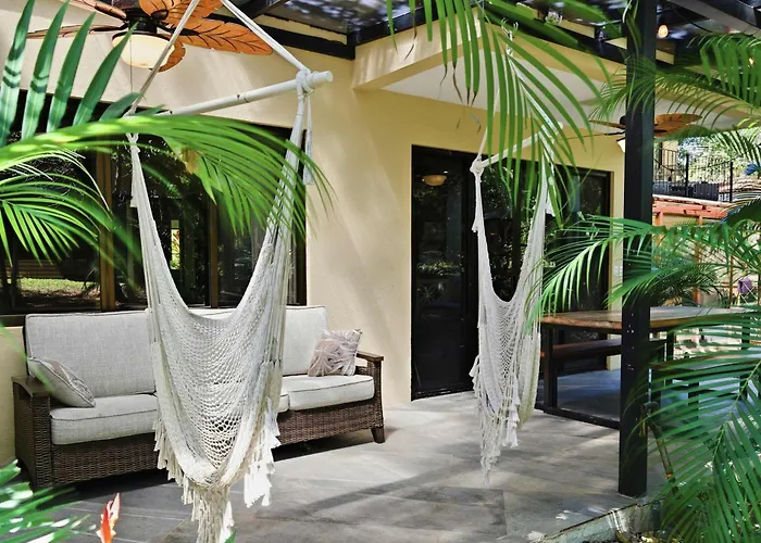 Snorkel Paradise Condo, Pool, Steps To The Holiday home *