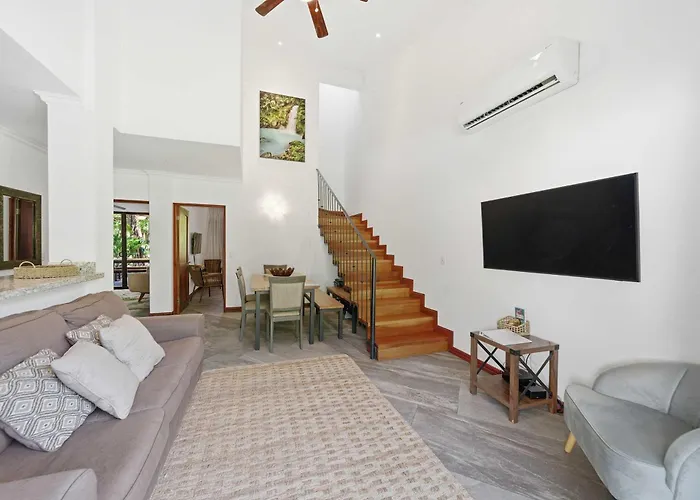 Snorkel Paradise Condo, Pool, Steps To The Holiday home
